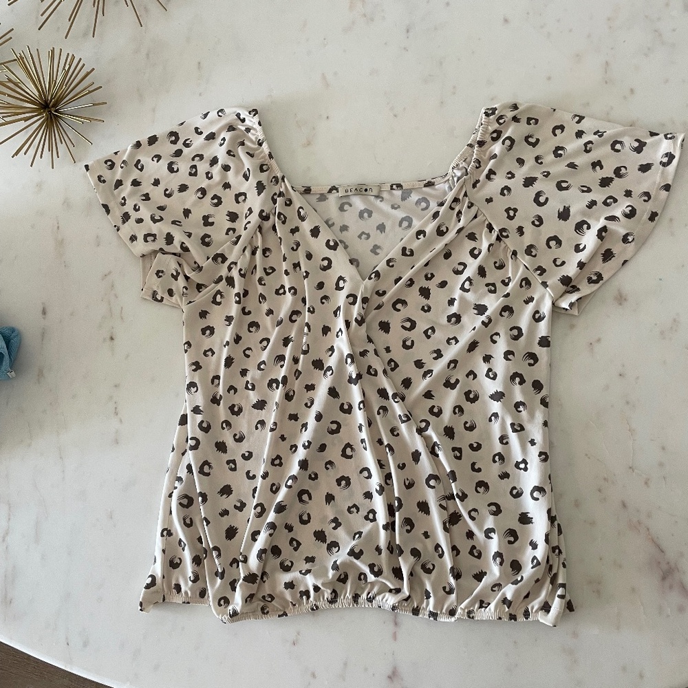 White Cheetah Print Blouse Size Large by Beacon